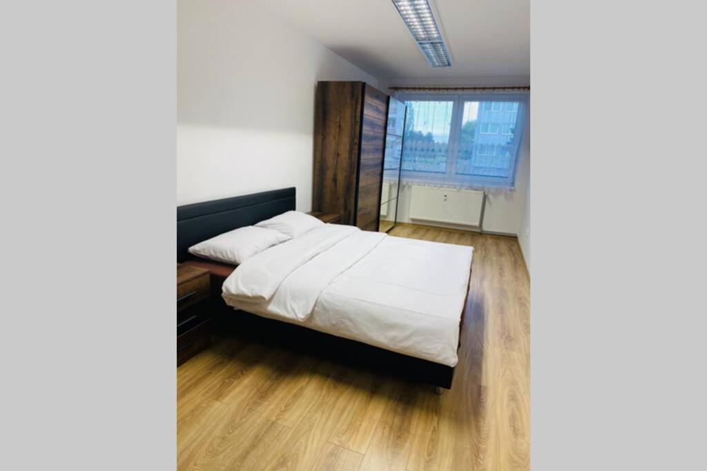 Apartman Solax, Ucnovska 8, Kosice Saca Extérieur photo